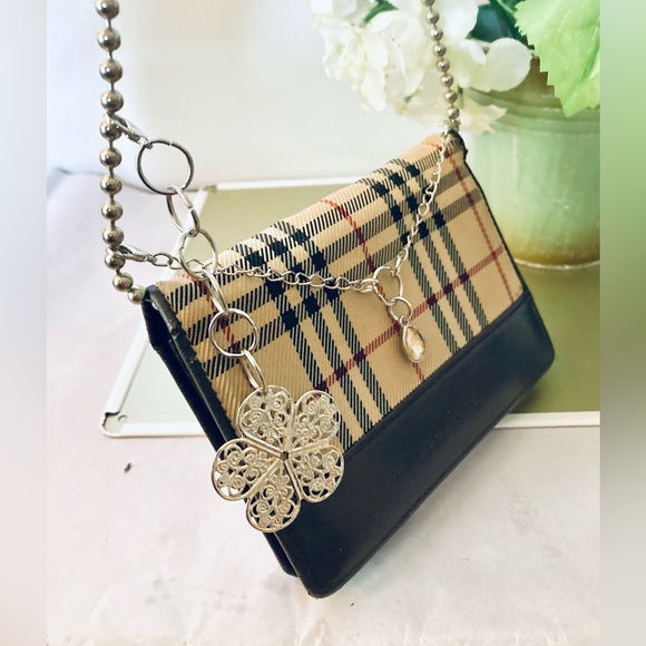 Burberry Nova Check Kisslock Compact Wallet - Picture 3 of 16